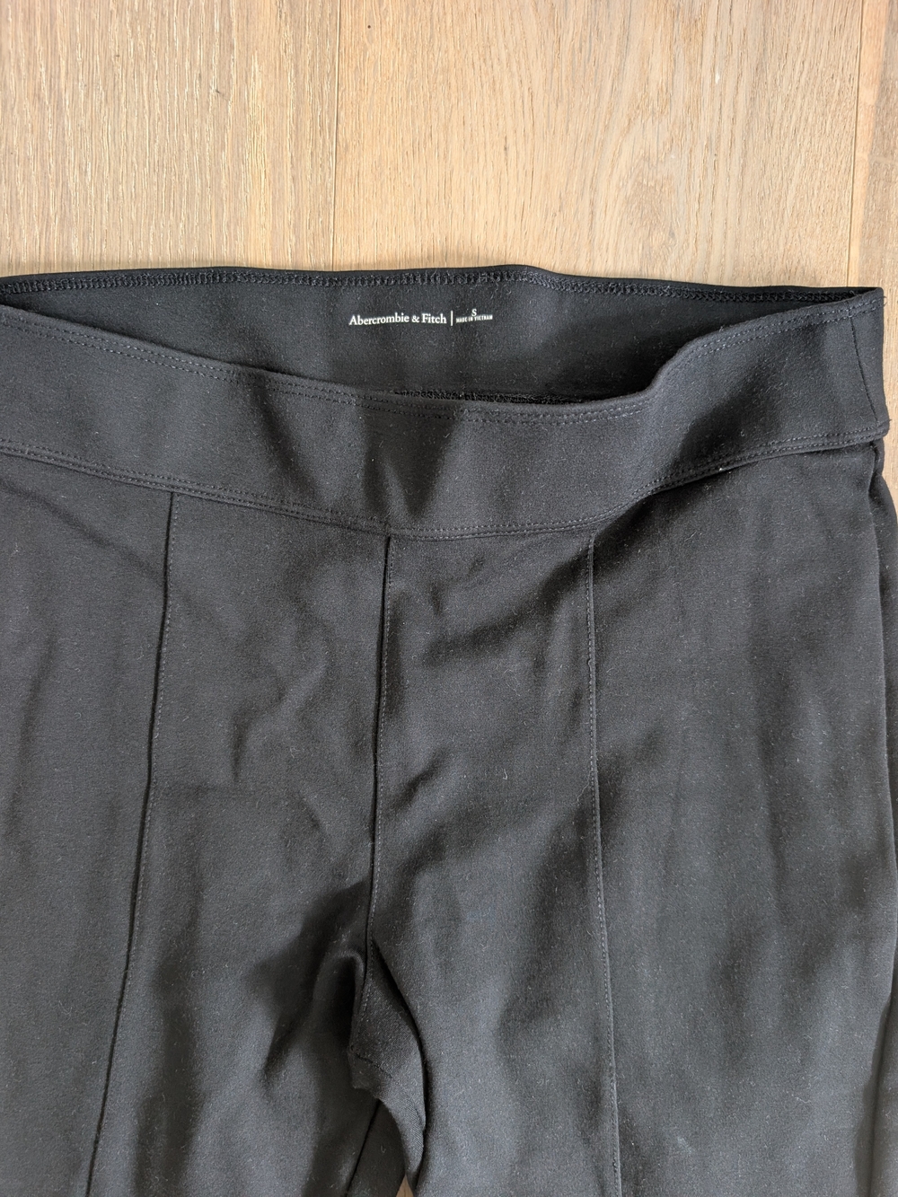 Abercrombie & Fitch High-Waisted Black Leggings